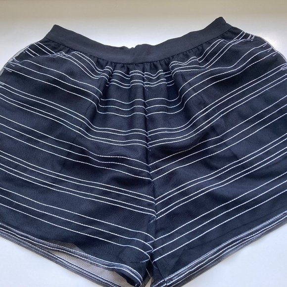 BCBG Shorts - Picture 3 of 5